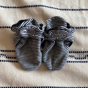 12M Zutano Baby Booties